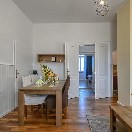 Todor Apartman